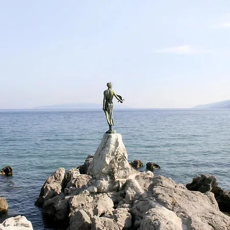 Apartament With A Parking Space - 7861 Opatija